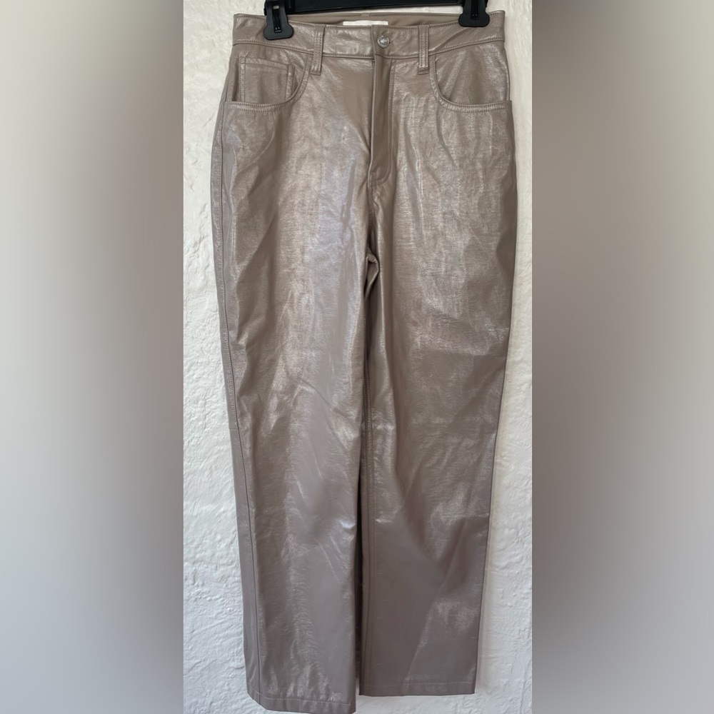 Abercrombie & Fitch Women’s Ultra High Rise the 90s Straight Curve Love; 28 / 6